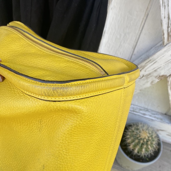 Alexander McQueen Zip Around Tote - Picture 11 of 16